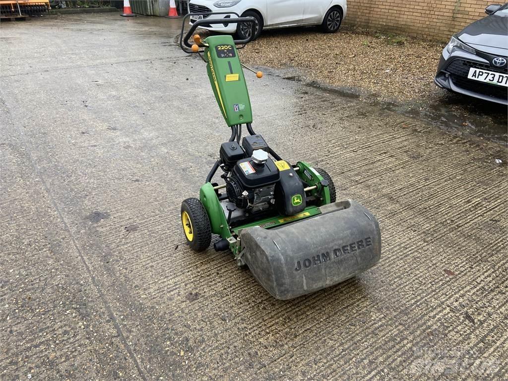 John Deere 220C Diger tarim makinalari