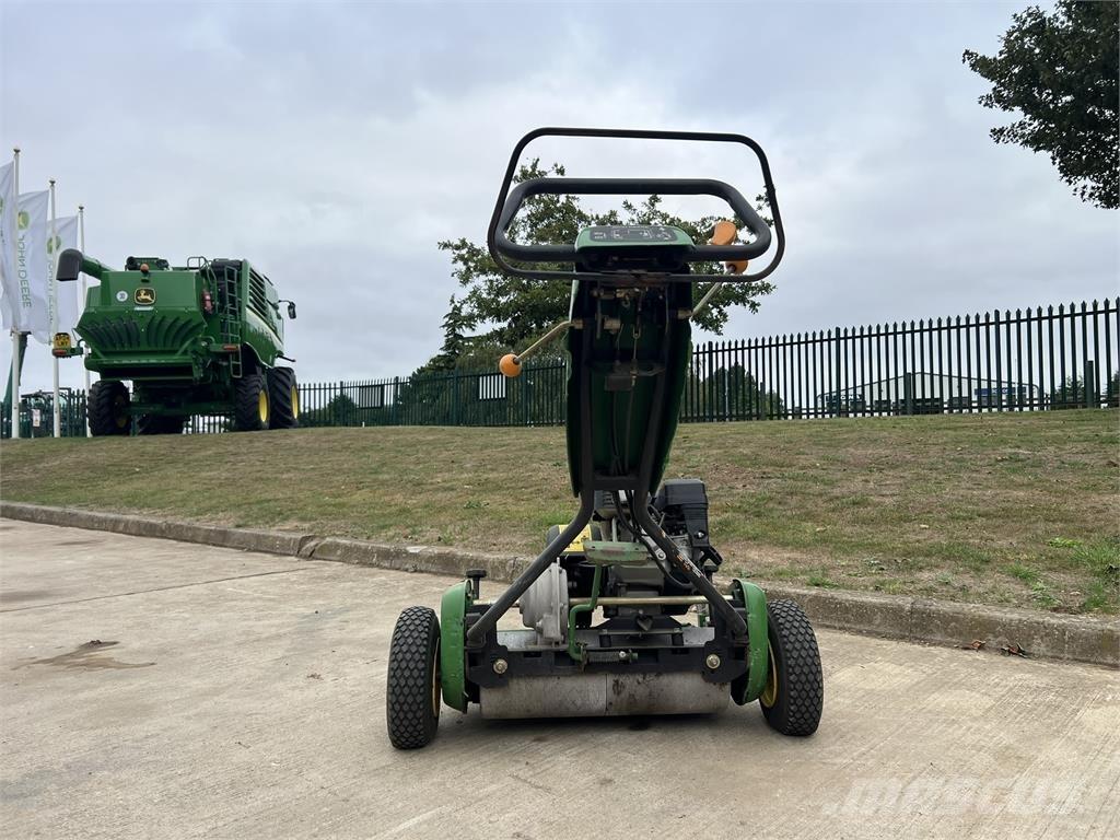 John Deere 220C Diger tarim makinalari