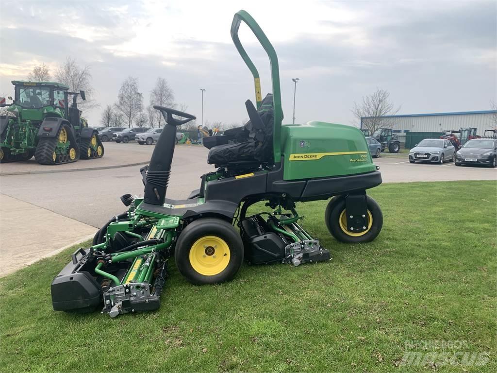 John Deere 2550 Diger tarim makinalari