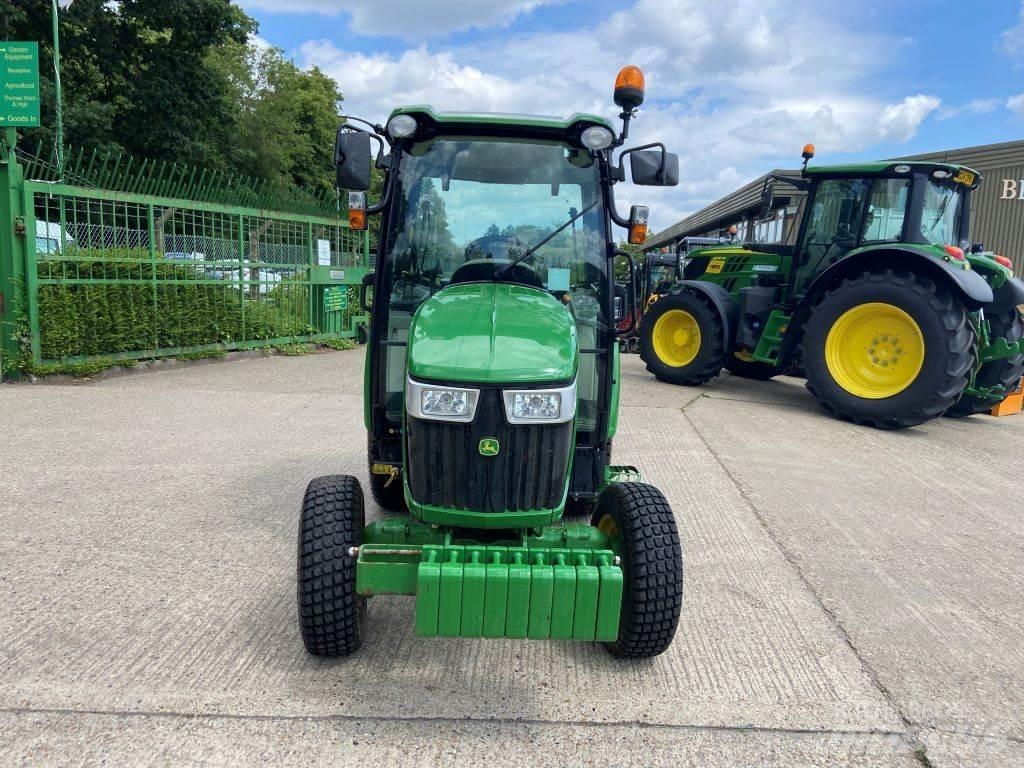 John Deere 3046R Traktörler