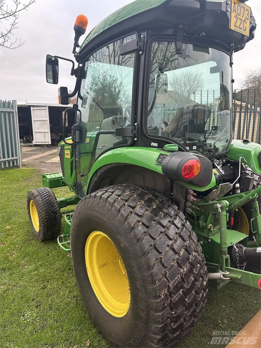 John Deere 4066R Traktörler