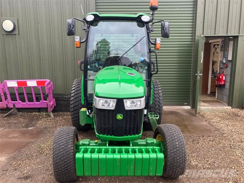 John Deere 4066R Traktörler