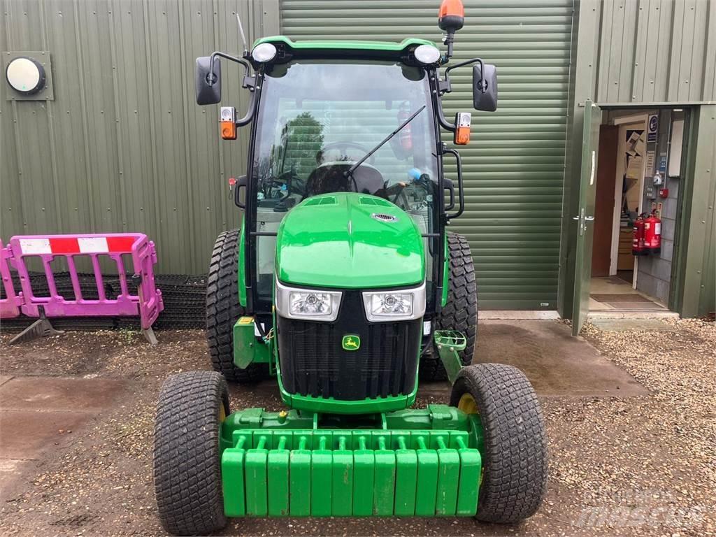 John Deere 4066R Traktörler