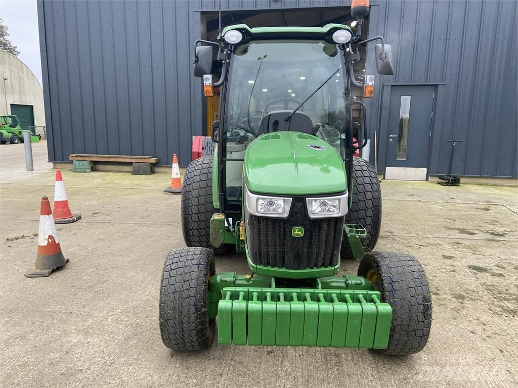 John Deere 4066R Traktörler