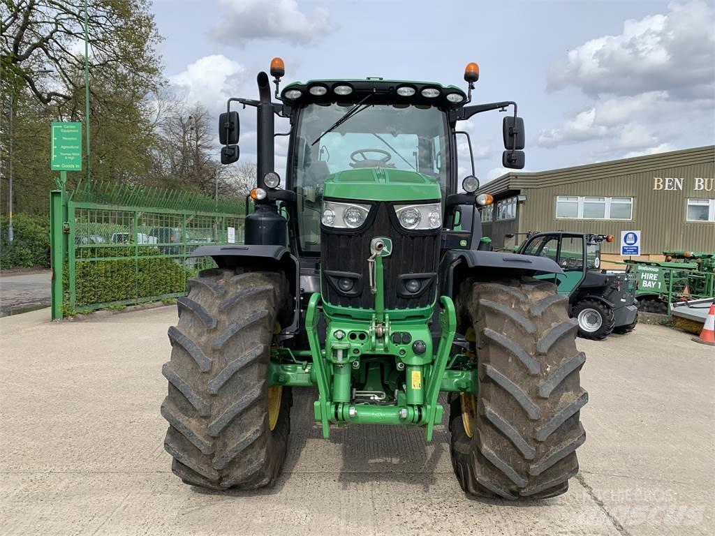 John Deere 6215R Traktörler