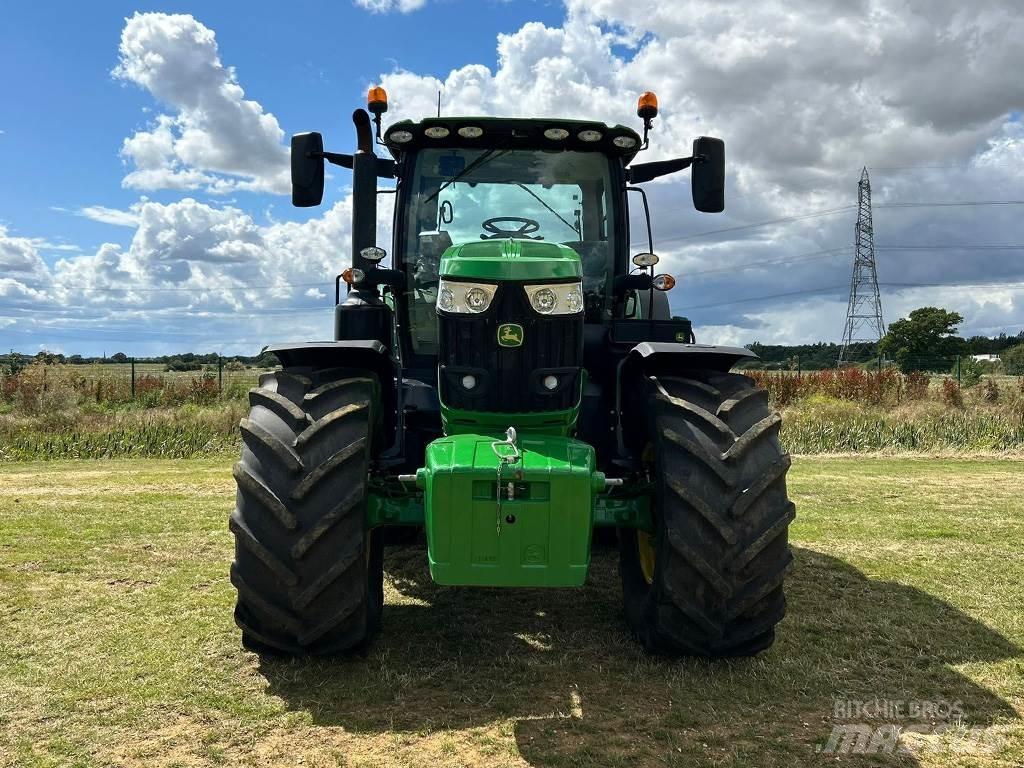 John Deere 6215R Traktörler