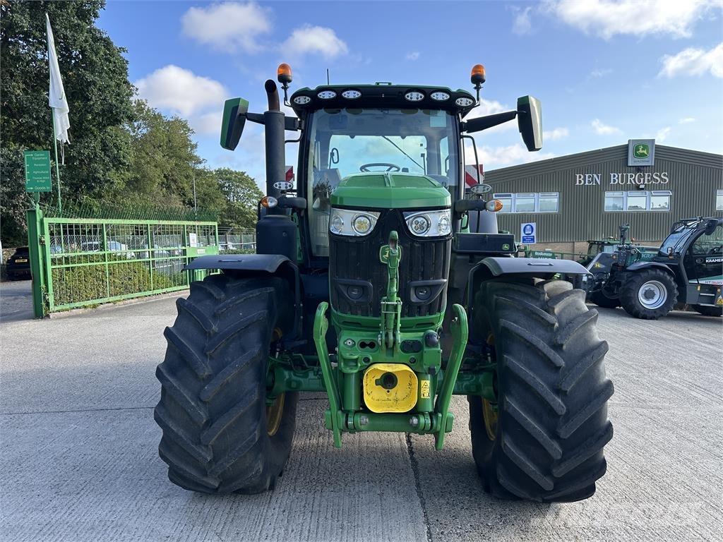 John Deere 6R215 Traktörler