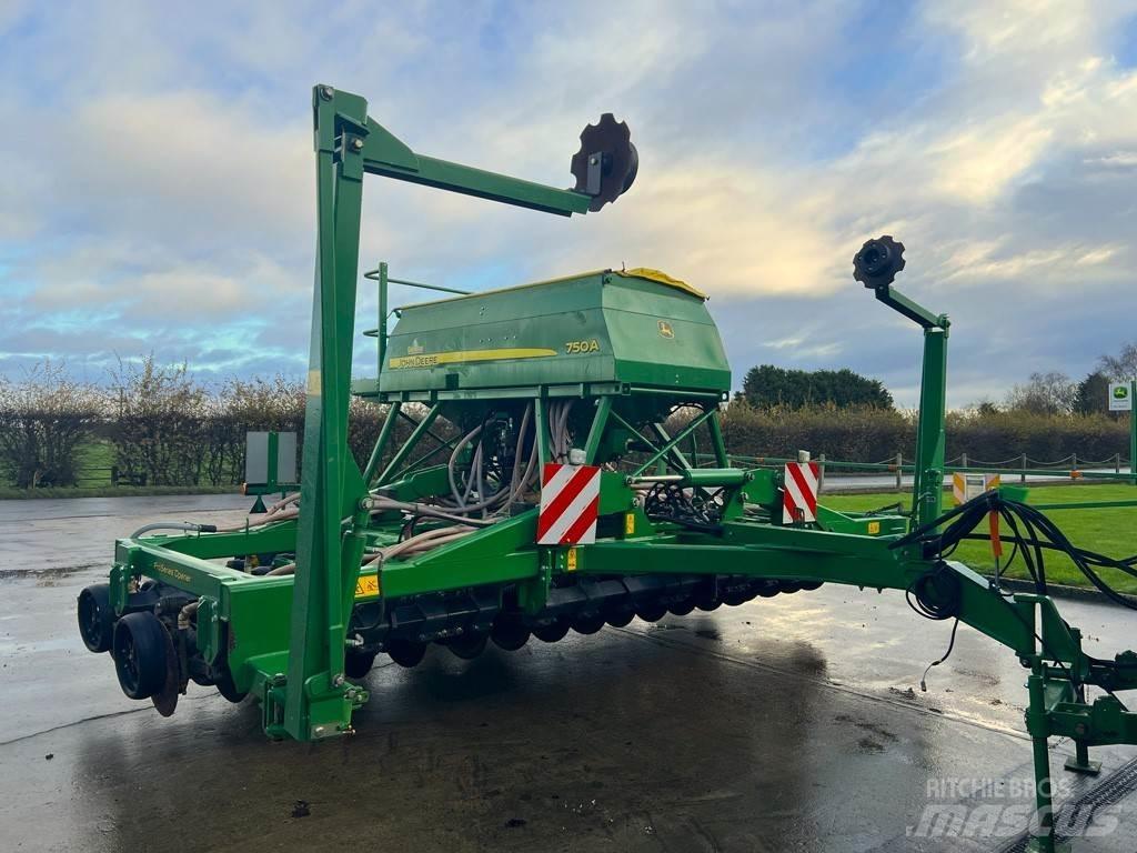 John Deere 750A Mibzerler