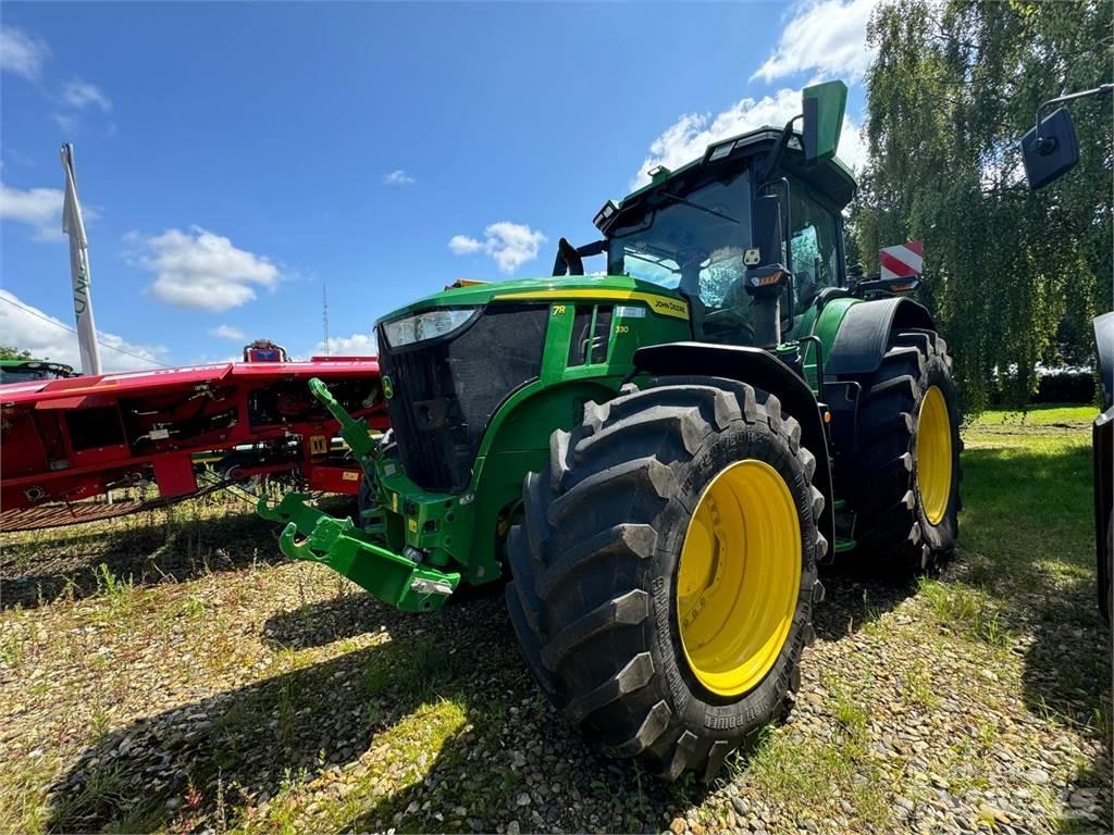 John Deere 7R330 Traktörler