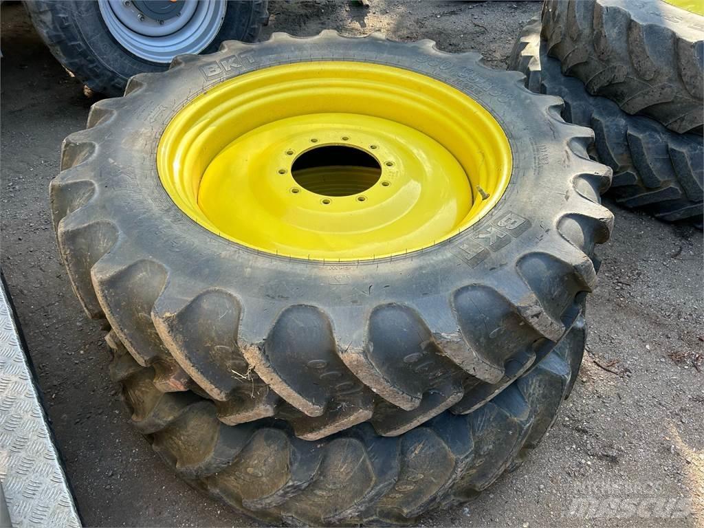 John Deere TYRES Diger tarim makinalari