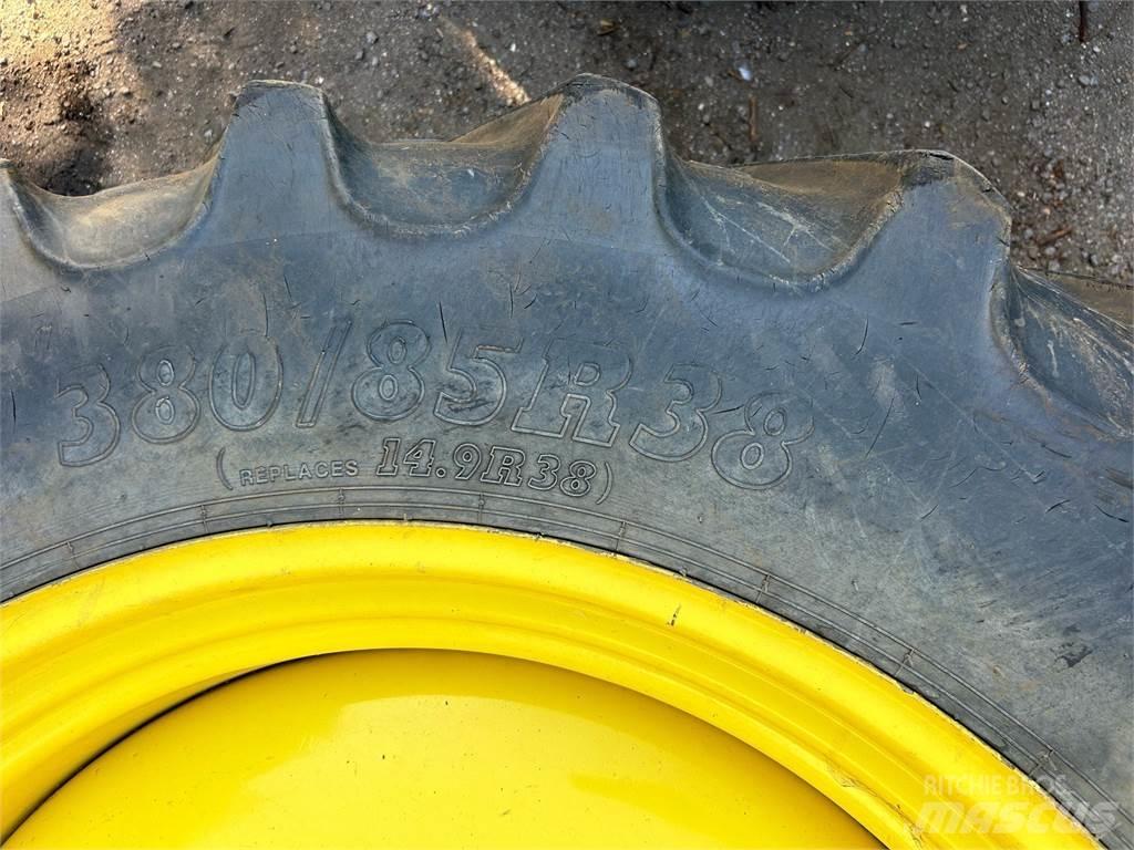 John Deere TYRES Diger tarim makinalari