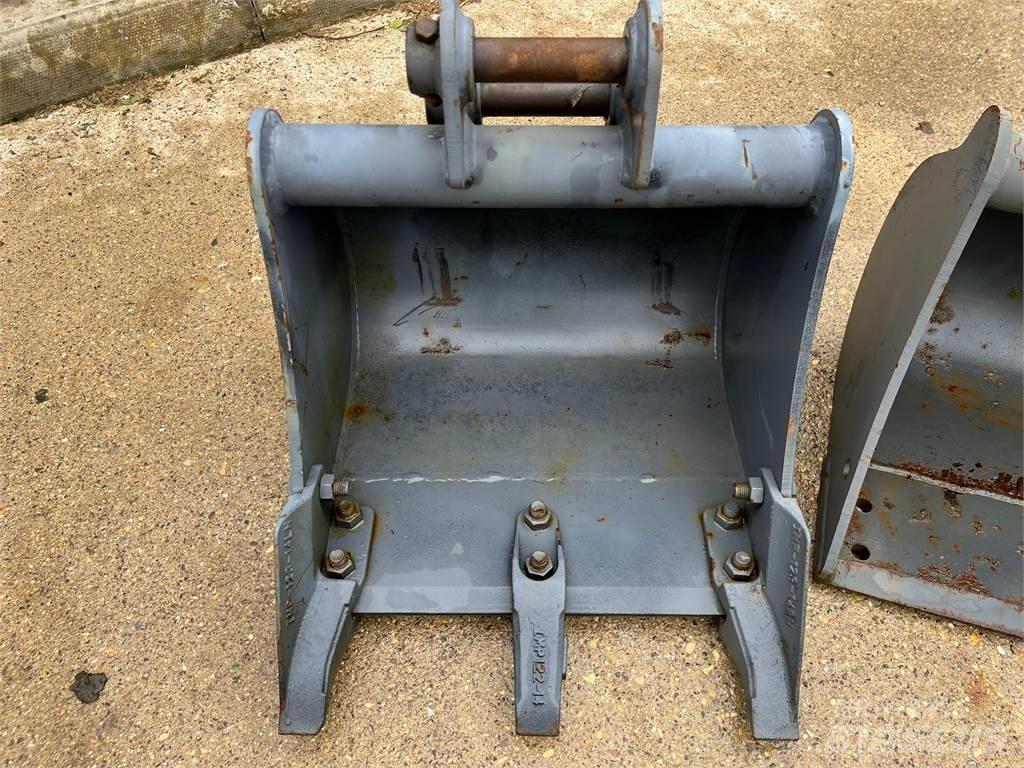 Strickland BUCKET Diger