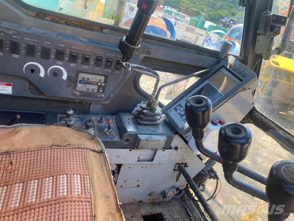 Kobelco CKE 2500 Paletli vinçler