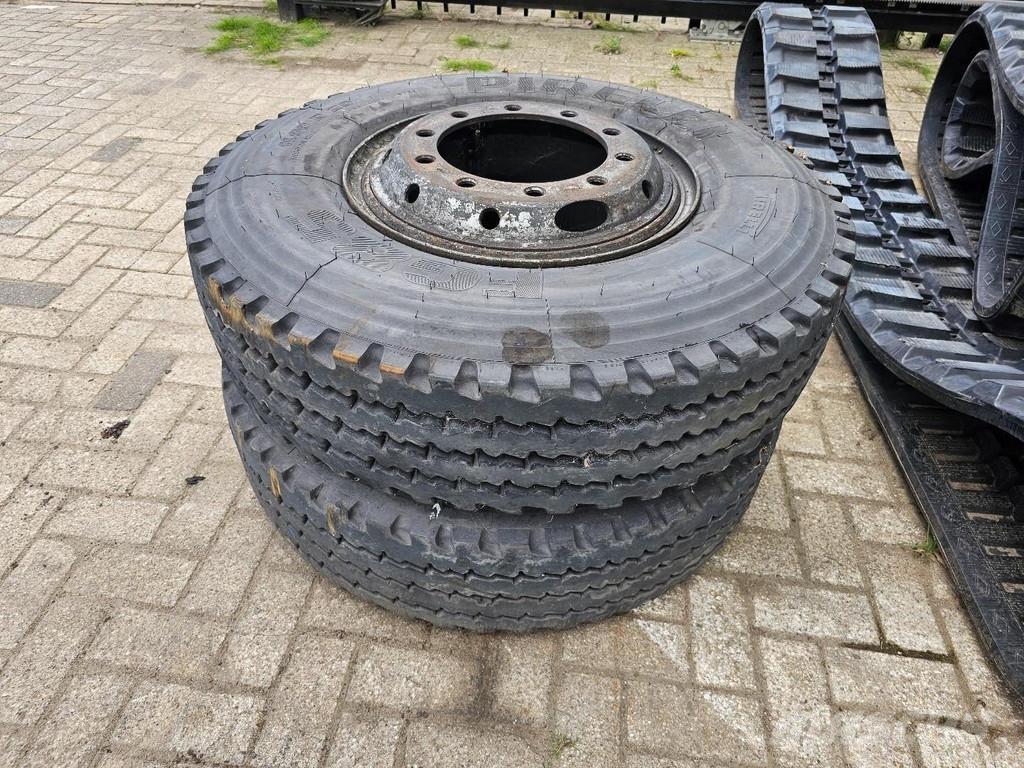 Liebherr A914 Lastik tekerli ekskavatörler