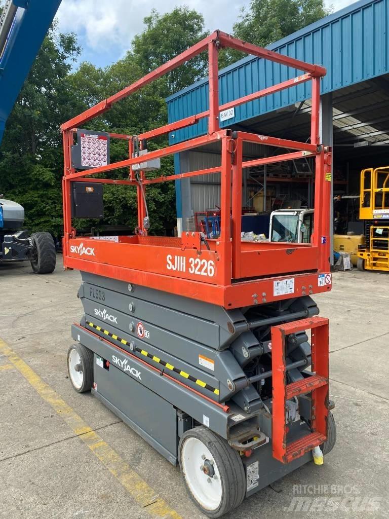 SkyJack SJ 3226 Makasli platformlar