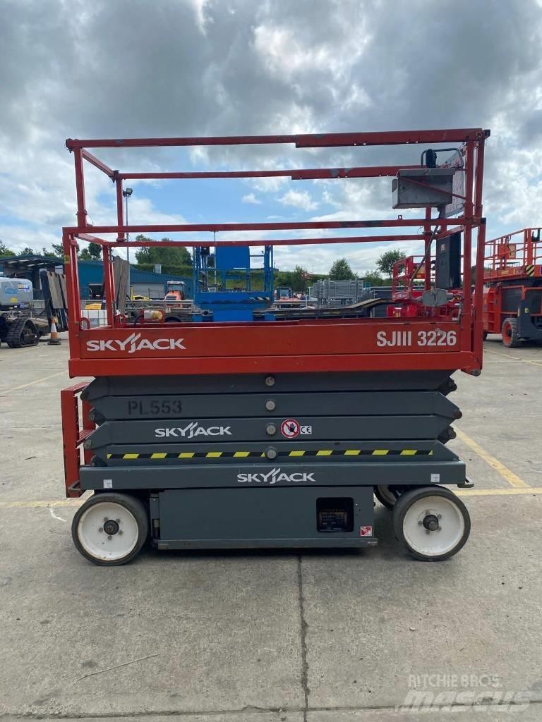 SkyJack SJ 3226 Makasli platformlar