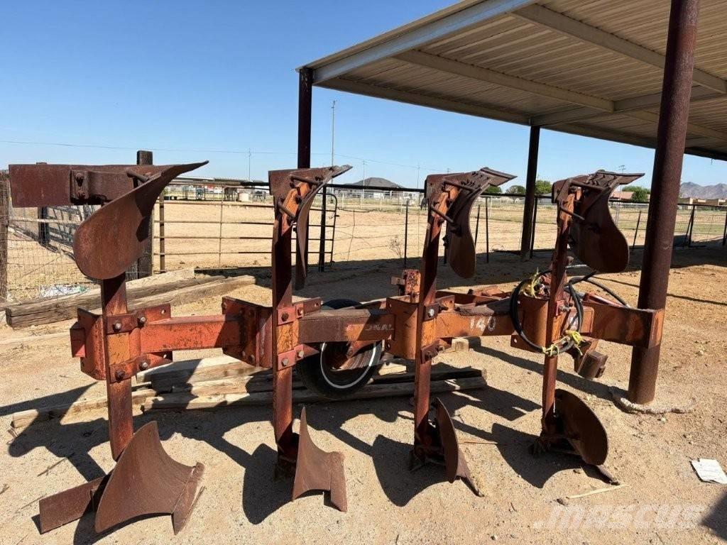 Case IH 140 plow Diger traktör aksesuarlari