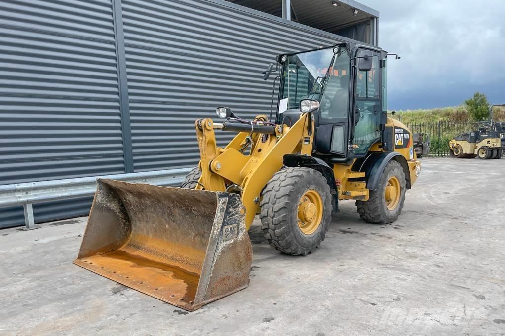 CAT 907M Tekerlekli yükleyiciler