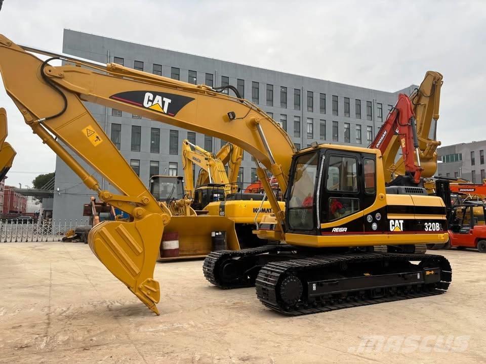 CAT 320 B L Paletli ekskavatörler