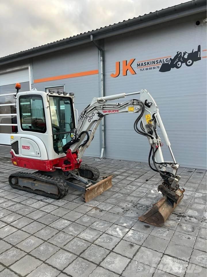 Takeuchi TB 225 Mini ekskavatörler, 7 tona dek