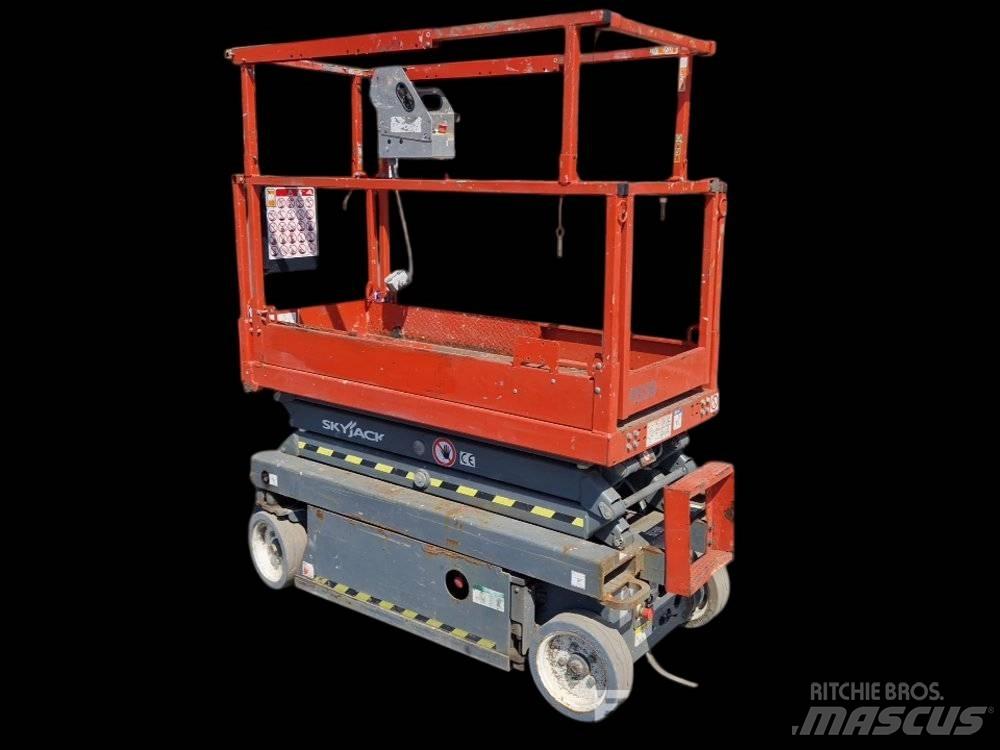 SkyJack SJ III 3215 Makasli platformlar