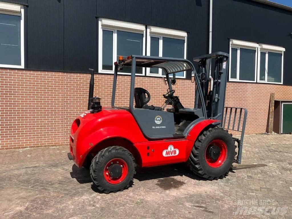 JAC CPCD35 Arazi tipi forklift