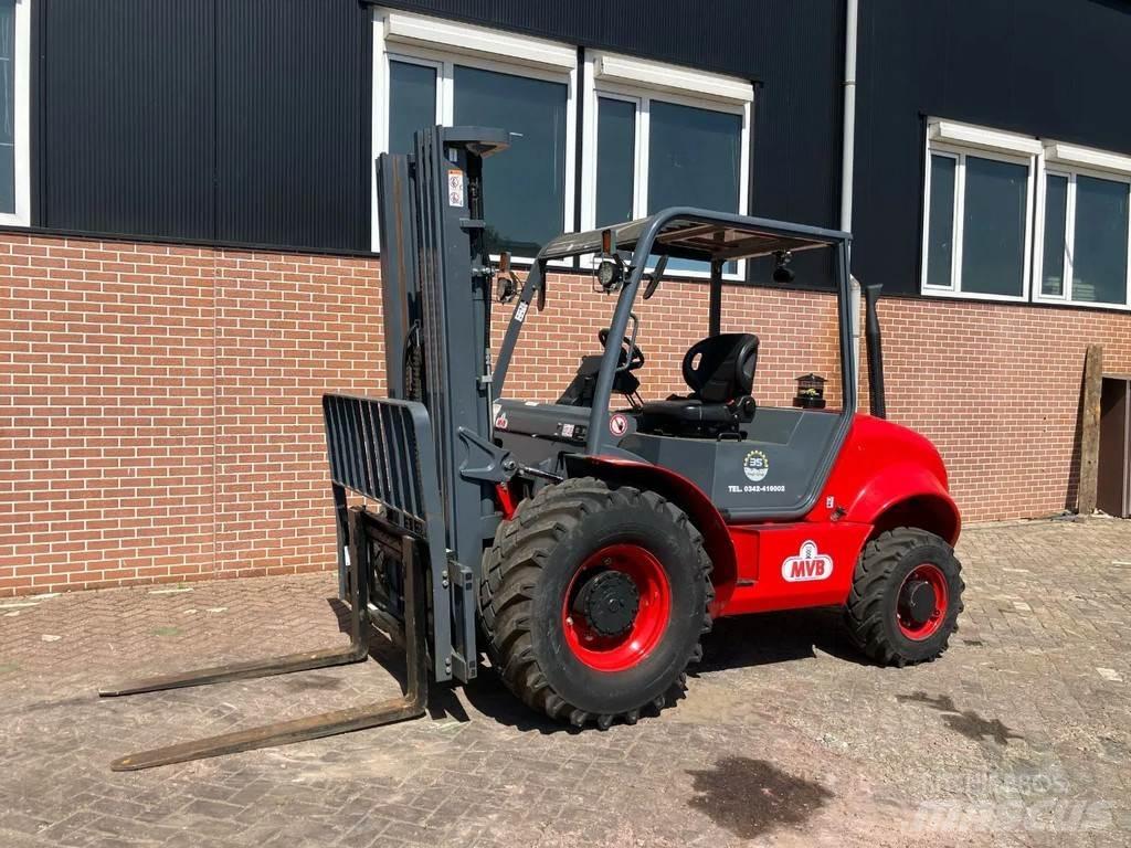 JAC CPCD35 Arazi tipi forklift