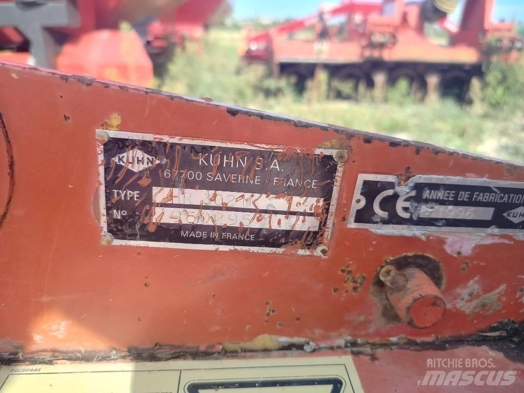 Kuhn HR 302 Tirmiklar