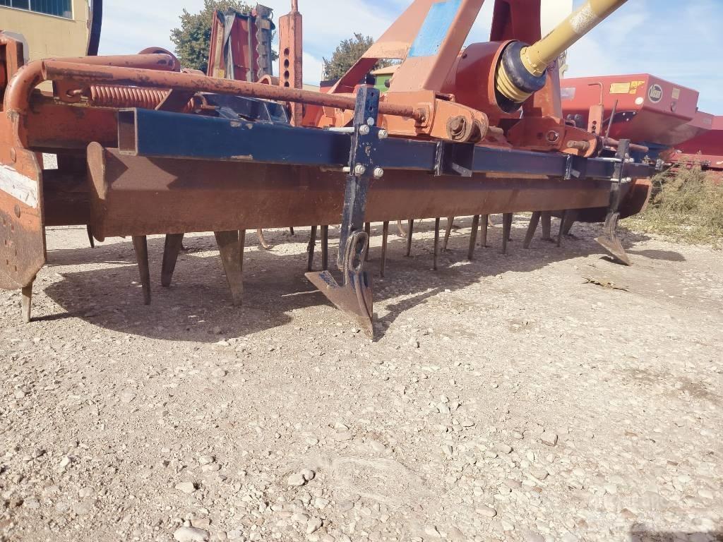 Kuhn HR 302 Tirmiklar