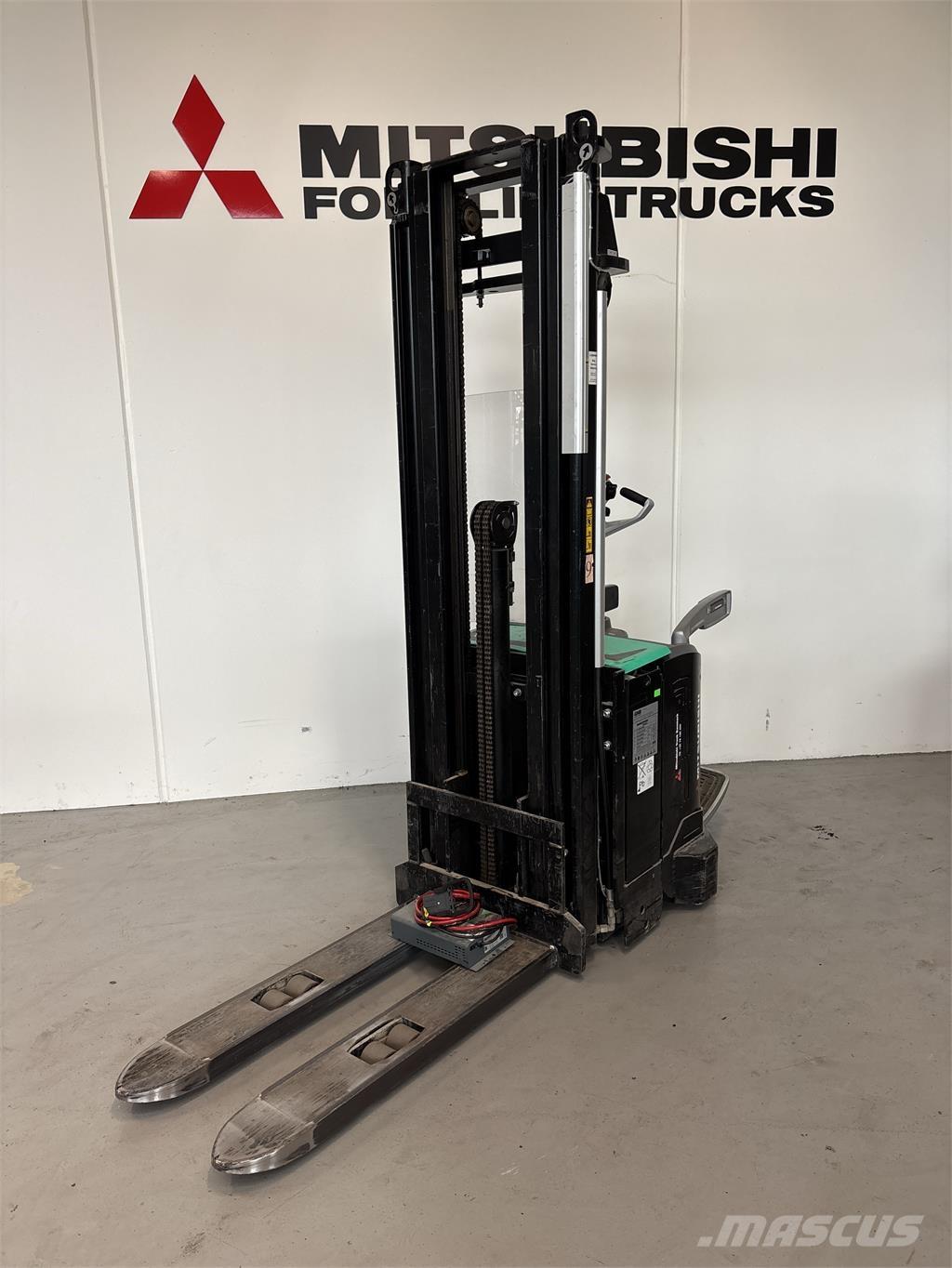 Mitsubishi SBV16N Akülü depo ekipmanları