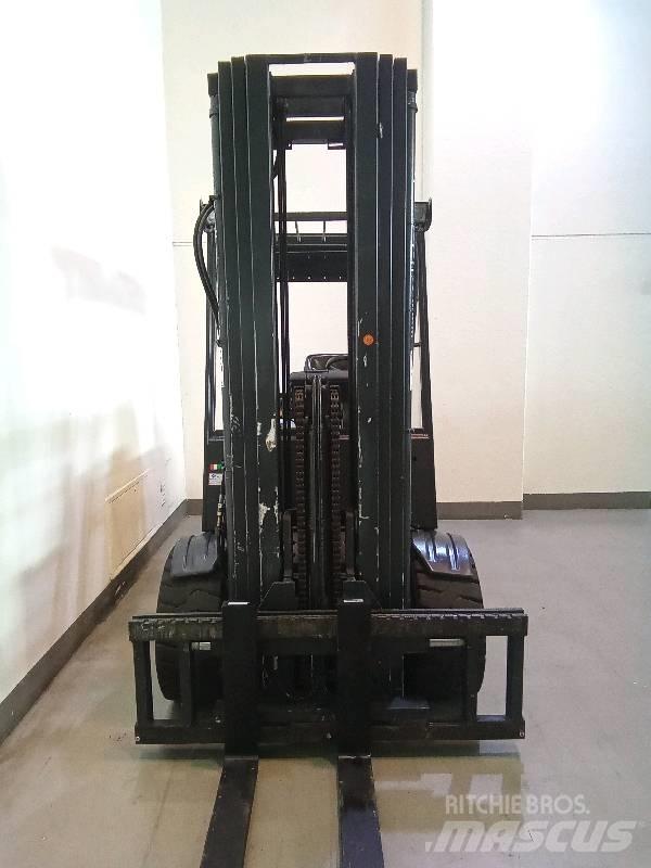 OM XE 50 Elektrikli forkliftler