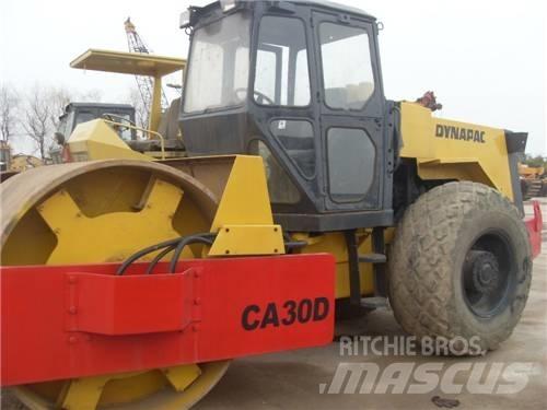 Dynapac CA30D Tek tamburlu silindirler
