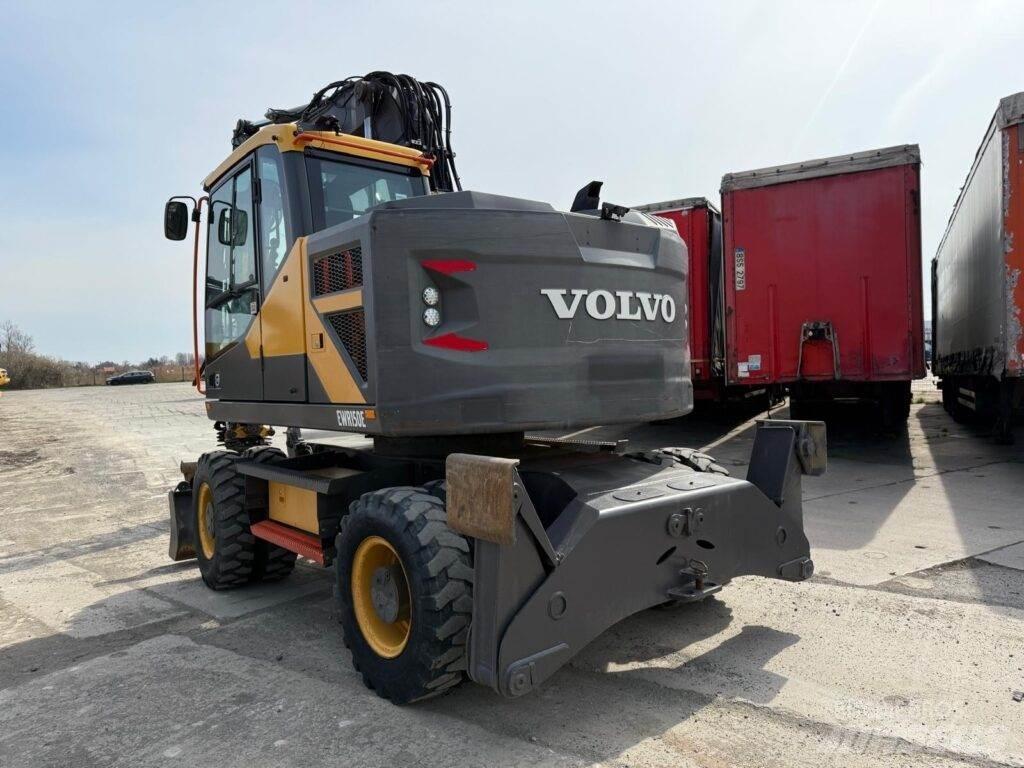 Volvo EWR150E Lastik tekerli ekskavatörler