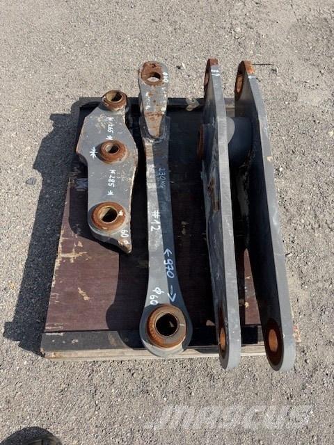 Volvo BUCKET LINK Kovalar