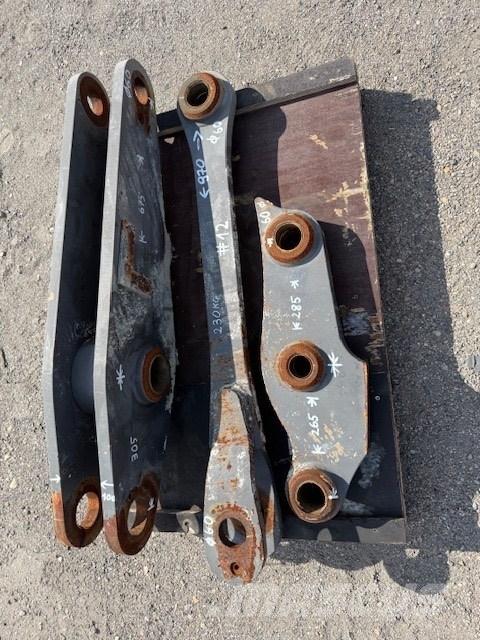 Volvo BUCKET LINK Kovalar