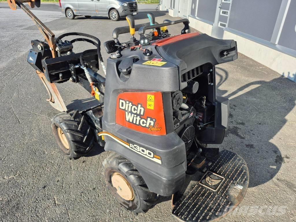 Ditch Witch R300 Kanal kazma makinasi