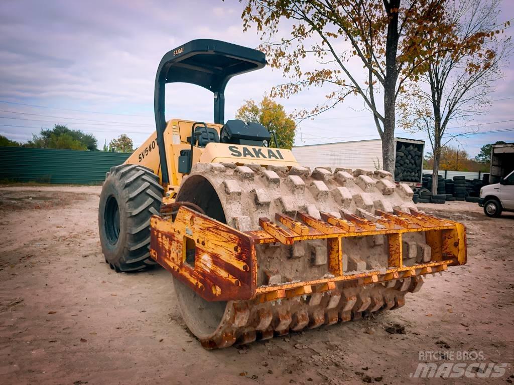 Sakai SV 540 T Tek tamburlu silindirler