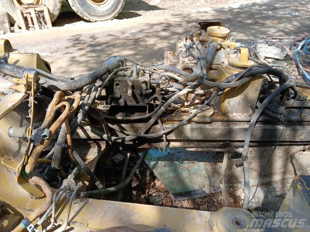 CAT 730 Belden kirma kaya kamyonu