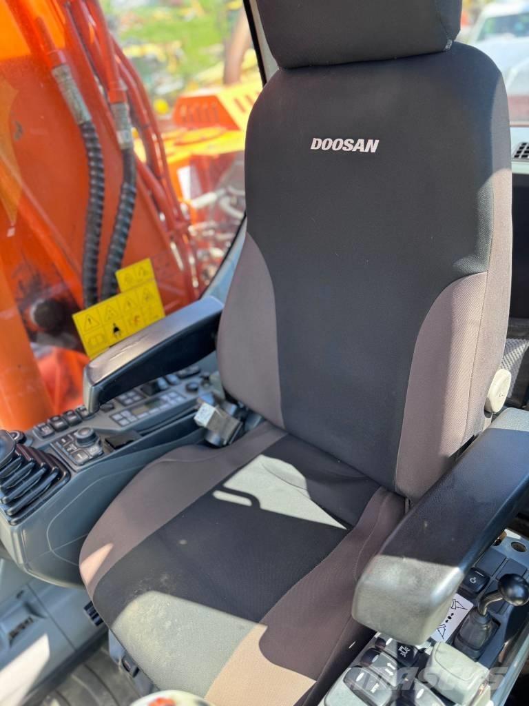 Doosan DX 140 W-3 Lastik tekerli ekskavatörler