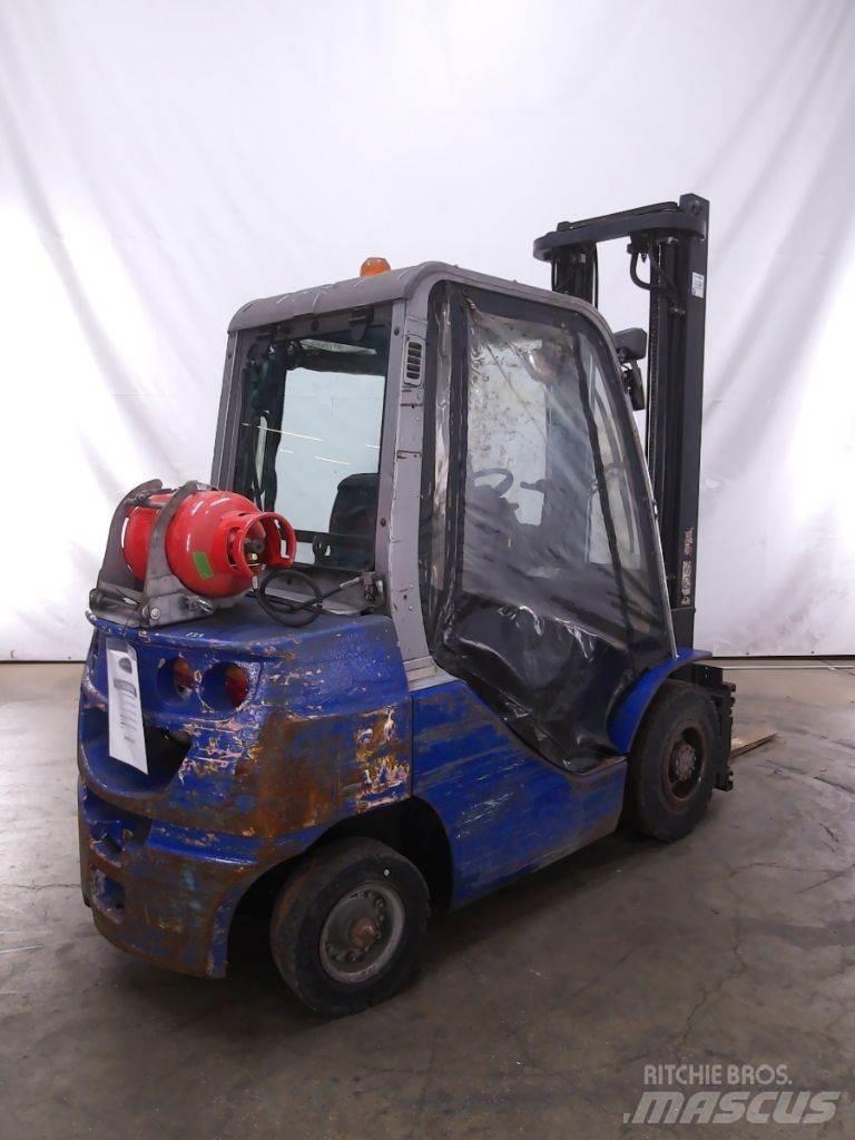 Cesab M325G LPG'li forkliftler