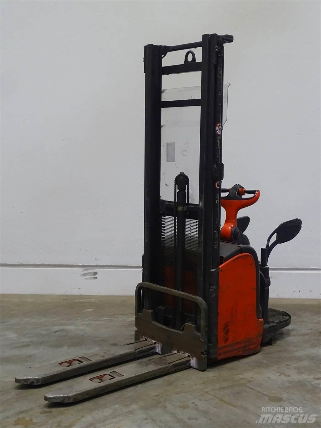 Linde L14AP Yaya kumandali istif makinasi