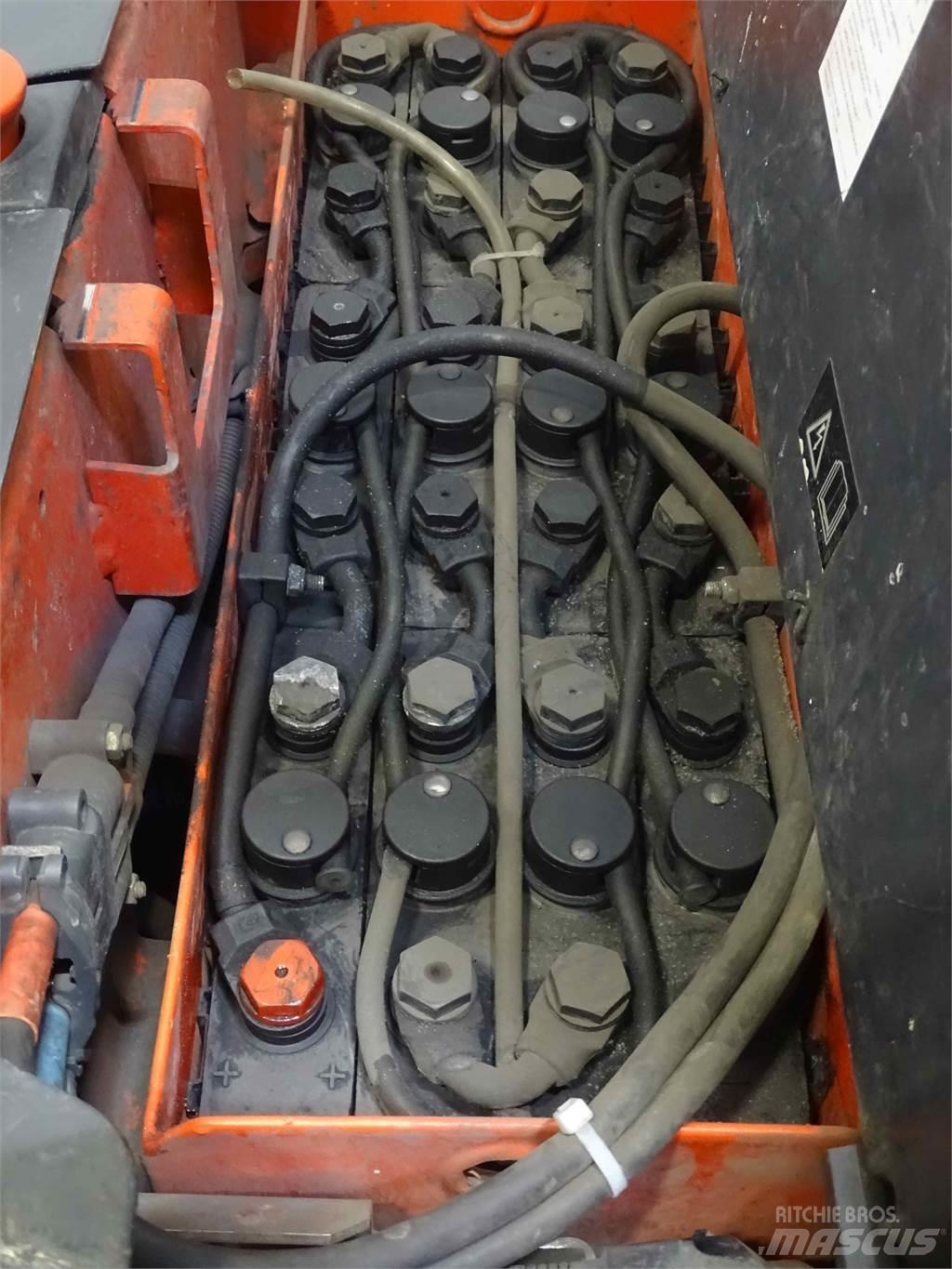 Linde L14AP Yaya kumandali istif makinasi