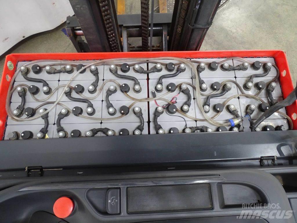 Linde R14HD Reach truck - depo içi istif araçları