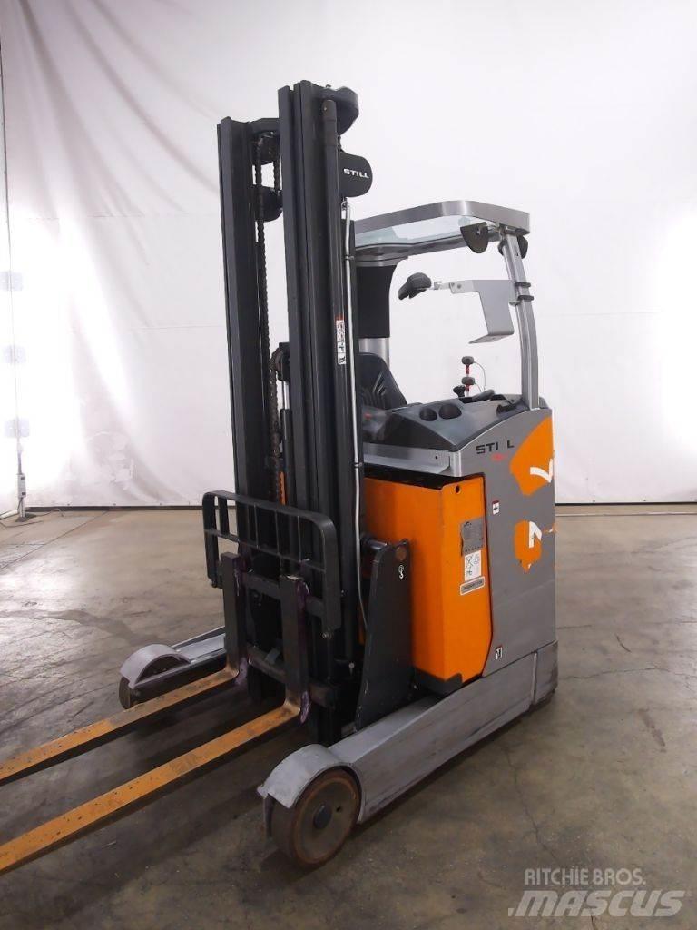 Still FM-X12 Reach truck - depo içi istif araçları