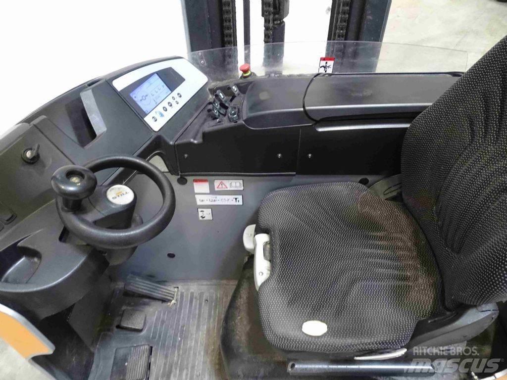 Still FM-X12 Reach truck - depo içi istif araçları