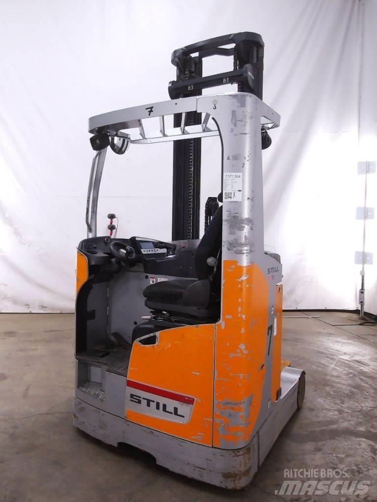 Still FM-X12 Reach truck - depo içi istif araçları