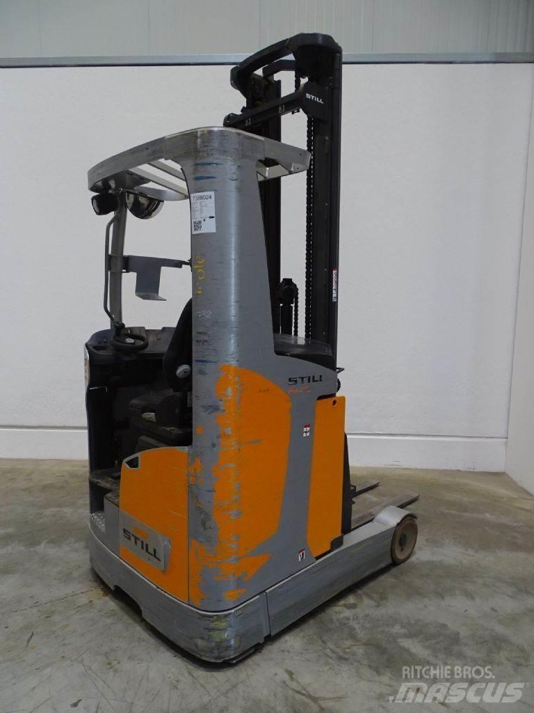 Still FM-X12 Reach truck - depo içi istif araçları