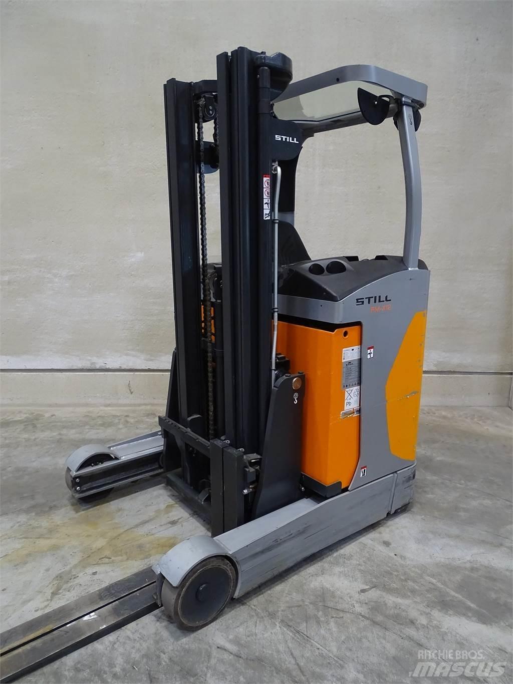 Still FM-X12 Reach truck - depo içi istif araçları