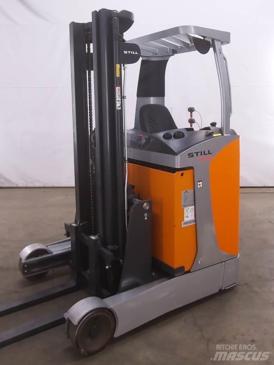 Still FM-X12 Reach truck - depo içi istif araçları