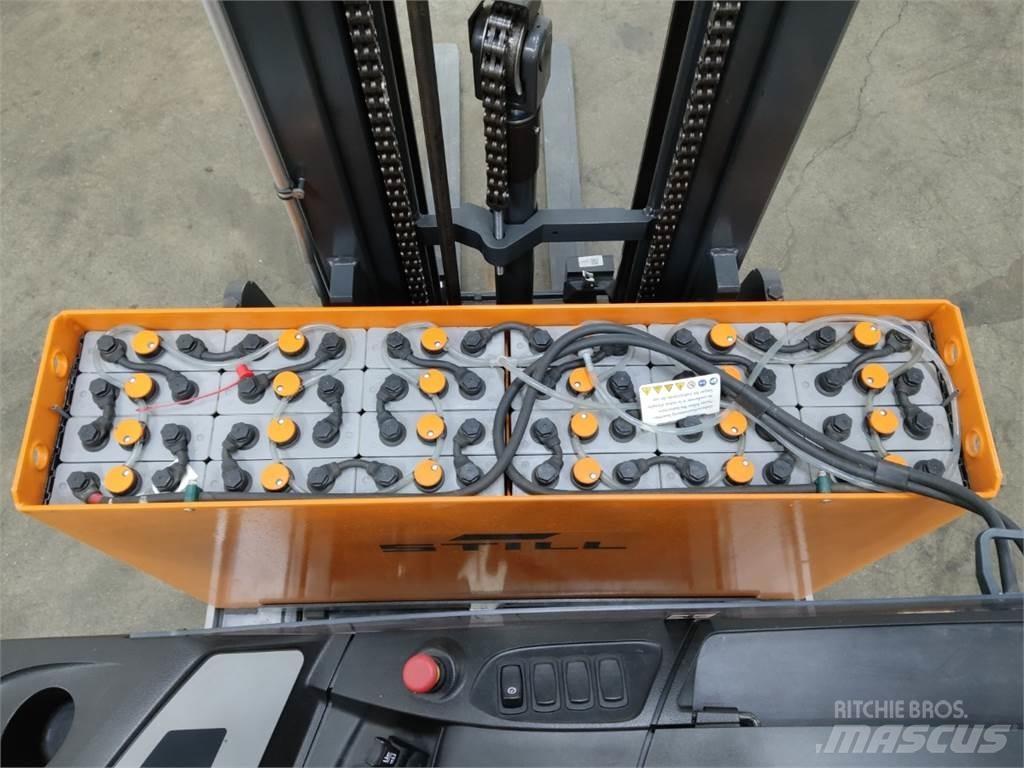 Still FM-X12 Reach truck - depo içi istif araçları